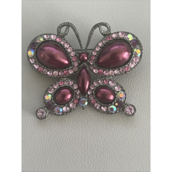 The Unbranded Brand Jewelry - Vtg Shade of Pink Butterfly Brooch Pin Rhinestones Faux Teardrop Stones 2.25"